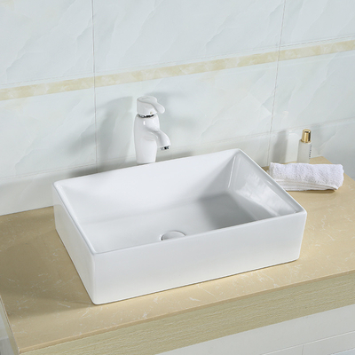 Il lavabo ha integrato facile mantenere ed il lavandino rettangolare pulito del bagno della porcellana