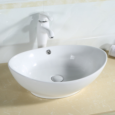 Resistente per riscaldare il lavandino del bagno del ripiano che scheggia forma ovale del lavabo del graffio